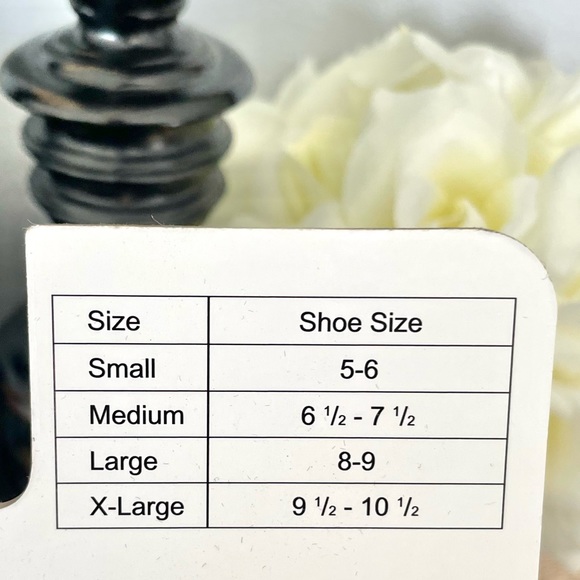 NWT Women’s Memory Foam Sherpa Boot Slipper Shoes - Picture 8 of 8